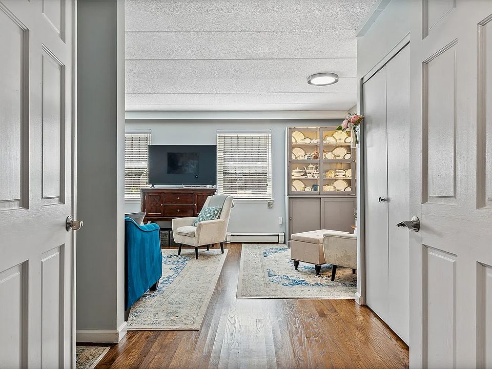 1st image of 297 W 137th St #B