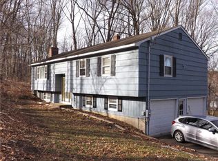 39 Rimmon Hill Rd, Beacon Falls, CT 06403