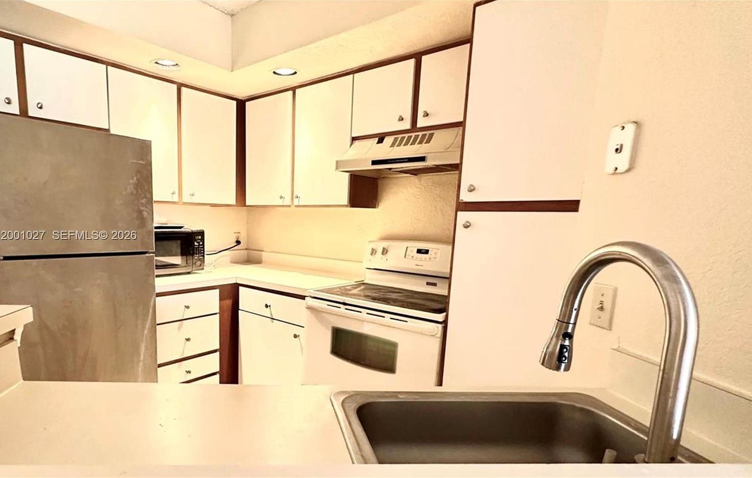 3310 Pinewalk Dr N APT 1823