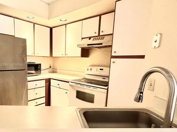 3310 Pinewalk Dr N APT 1823, Pompano Beach, FL 33063