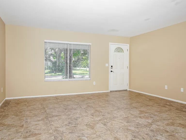 4785 Payne St — Photo 3