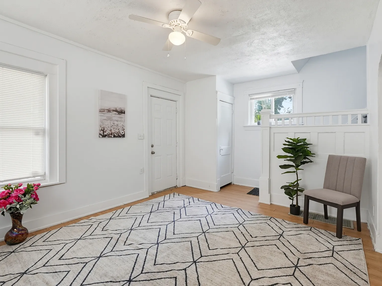 4 bed, 1404 sqft, $1,500 — Photo 2