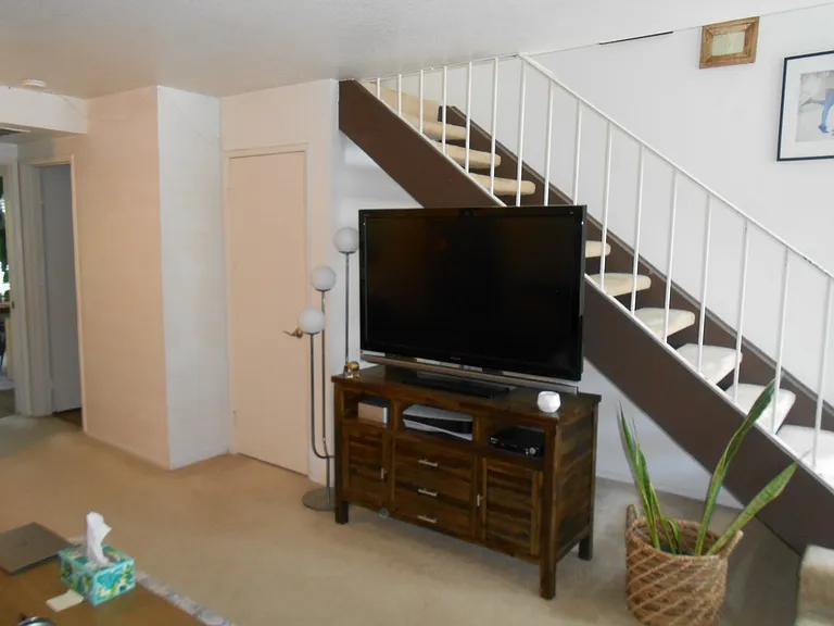 6859 Carnation Dr — Photo 3