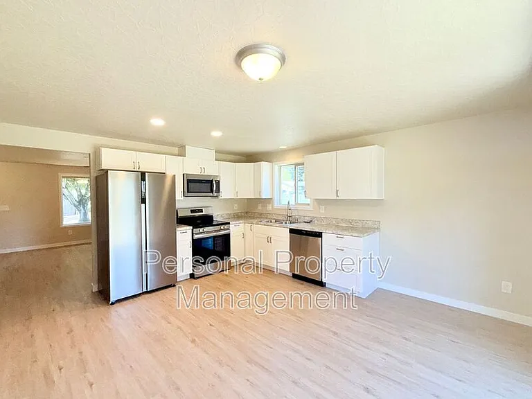 7621 NE 158th Ave — Photo 5
