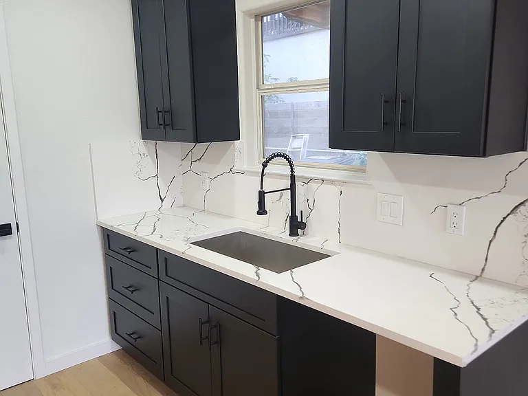2410 Santa Rita St — Photo 5