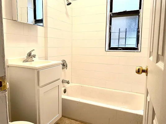 Rented by Bruma Realty LLC | media 6