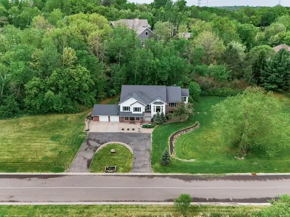 9655 Barton Trl, Inver Grove Heights, MN 55077