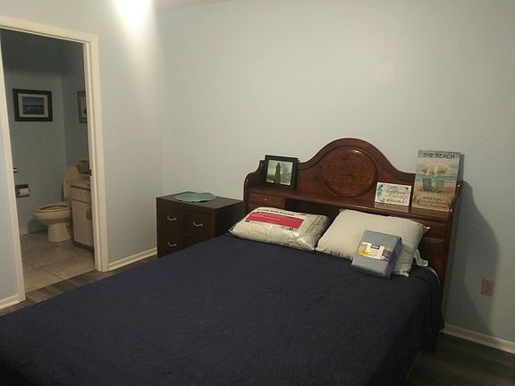 5th image of 11058 Deerwood Ave