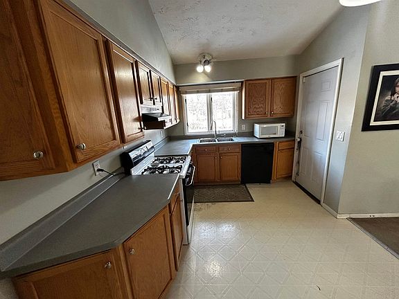 4th image of 4010 Highcrest Rd