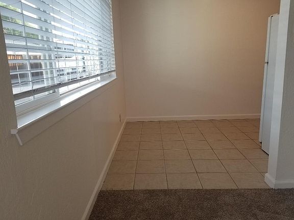5th image of 306 Perrymont Ave