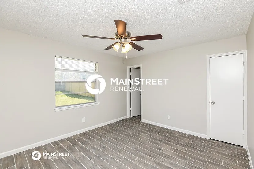 6440 Rebecca Lane — Photo 4