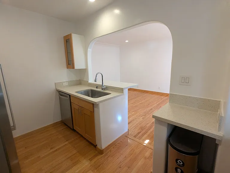 1549 Baxter St #4 — Photo 13