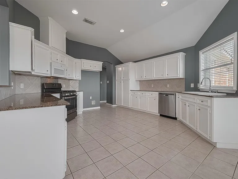 9631 Highland Pointe Dr — Photo 15