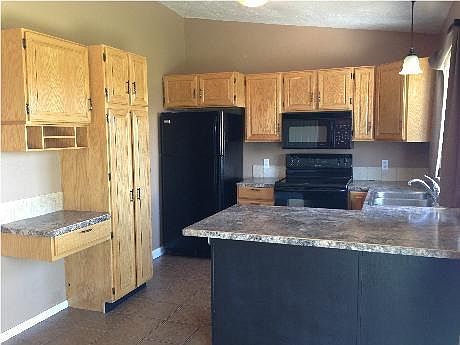2nd image of 184 S Wheatfield Ln