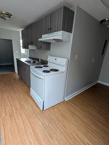 549 Valley St Photo 1