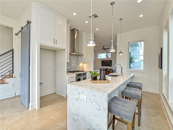 5th image of 1821 W 39th St #A