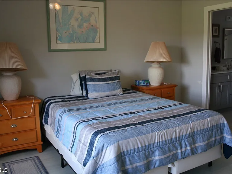 15472 Admiralty Cir #2 — Photo 23