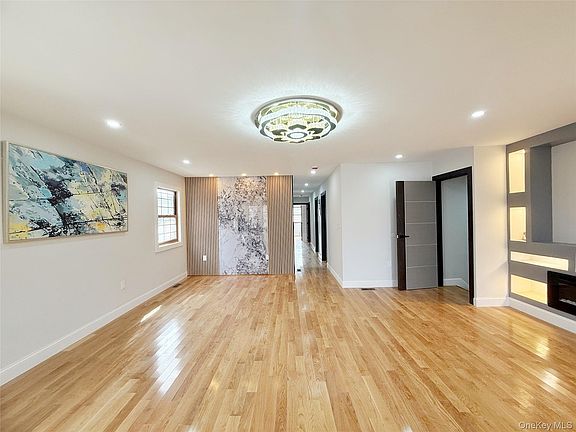 5th image of 13912 111th Avenue