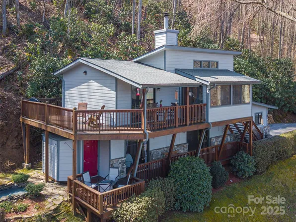 126 Peacock Way, Maggie Valley, NC 28751