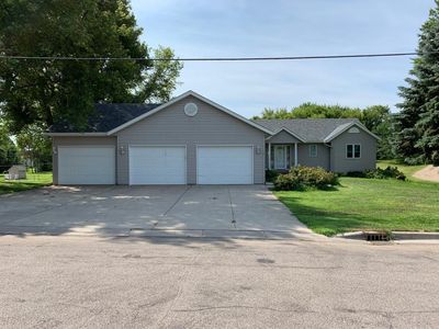 117 Albert Ave W, Winsted, MN, 55395