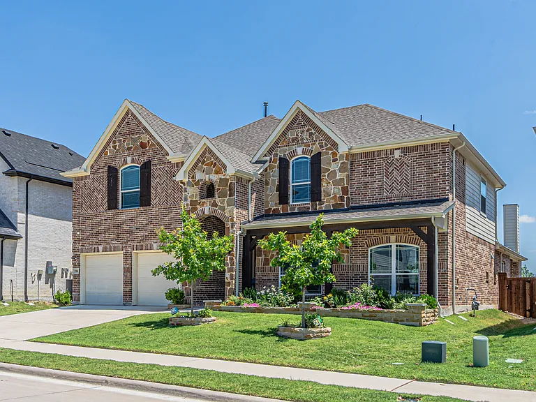 3316 Hickory Ln — Photo 2