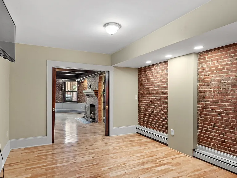 346 Beacon St #1 — Photo 10
