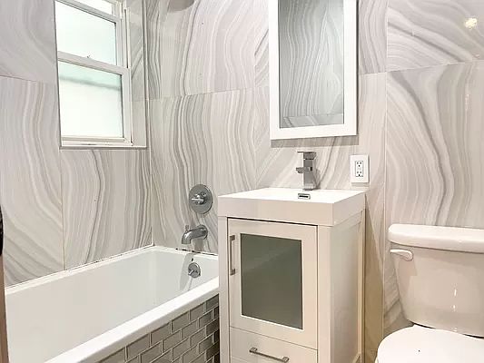 5th image of 431 Menahan St Floor 3