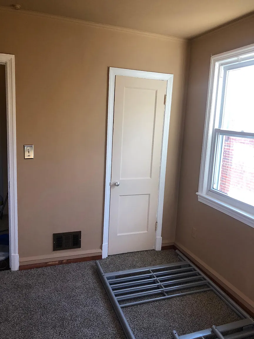 400 Oneida St NE photo 1