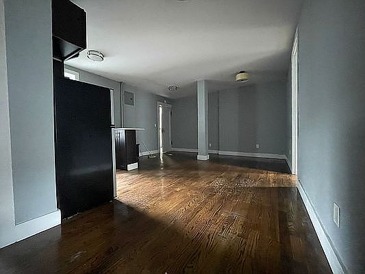 2nd image of 404 E 18th St #F11
