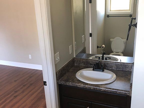5th image of 506 Wesley Pl #1