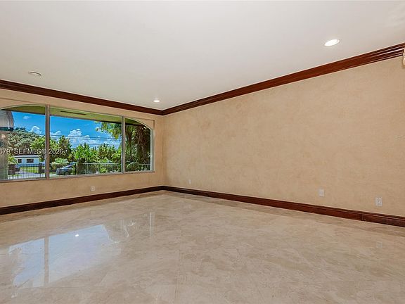 5th image of 12425 SW 43rd St