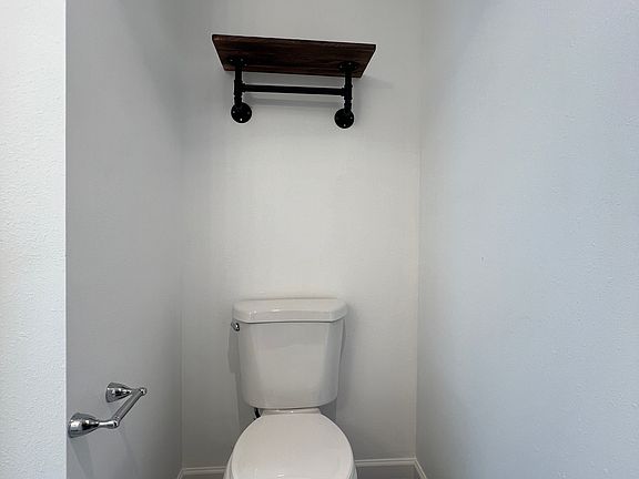 3rd image of 212 E Wishkah St #302