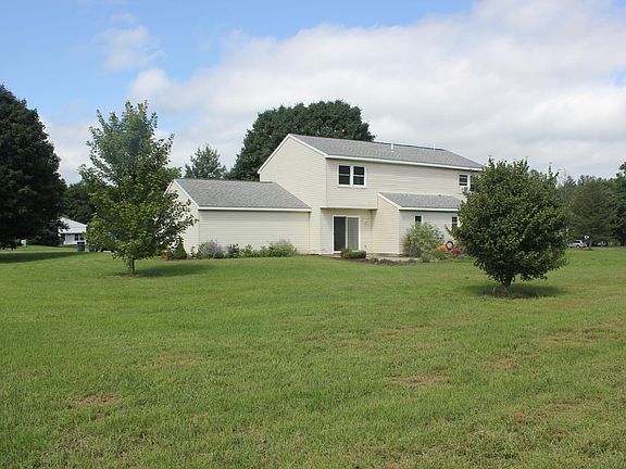 3rd image of 1001 St Lawrence Dr