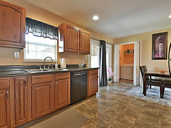 5th image of 6100 Cougar Dr