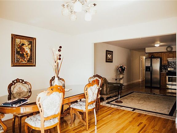 2nd image of 2751 Gifford Ave