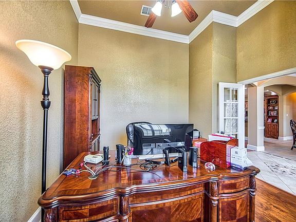 5th image of 113 Oakmont Dr