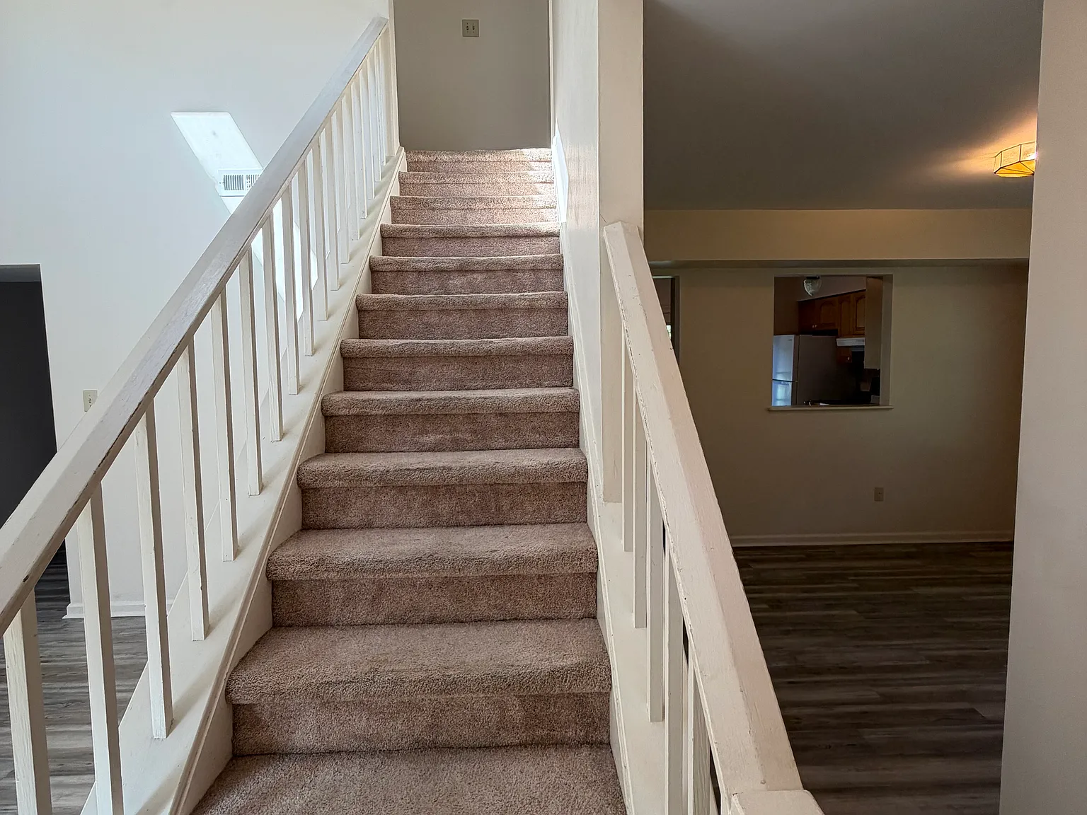 3 bed, 2.5 bath, 1503 sqft, $2,200 — Photo 2