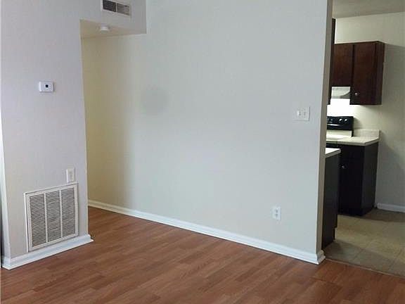 5th image of 3607 Gum Dr APT A