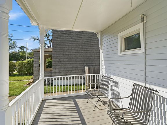 3rd image of 1625 1st Ave