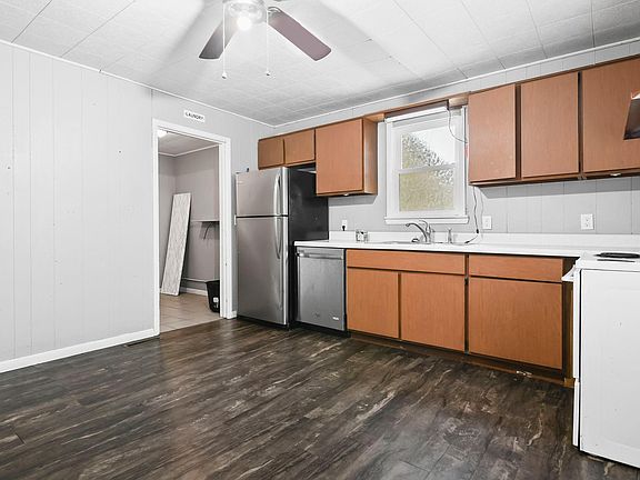3rd image of 819 N 10th St