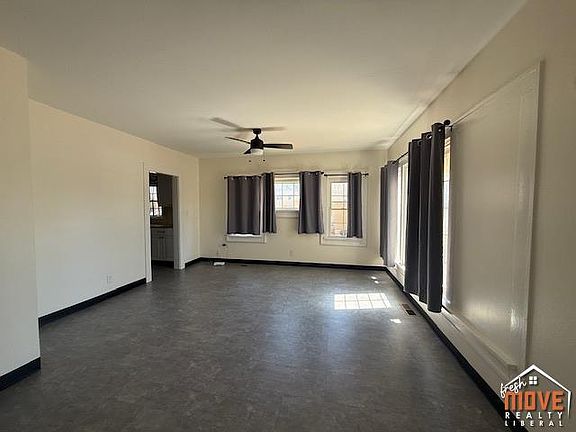 4th image of 121 W 9th St