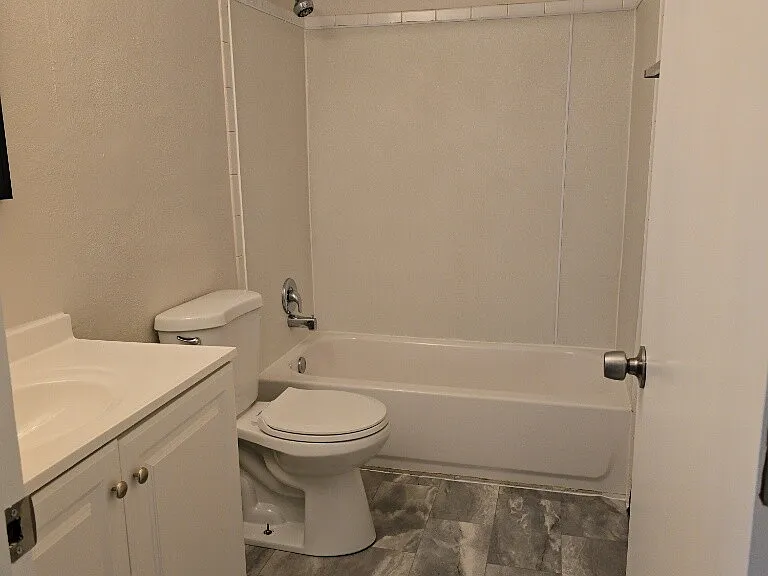 1015 E Pearl St #D — Photo 18
