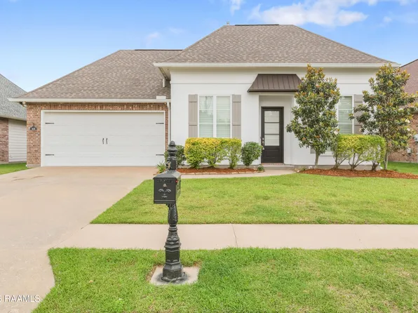 306 Capstone Xing, Lafayette, LA 70506