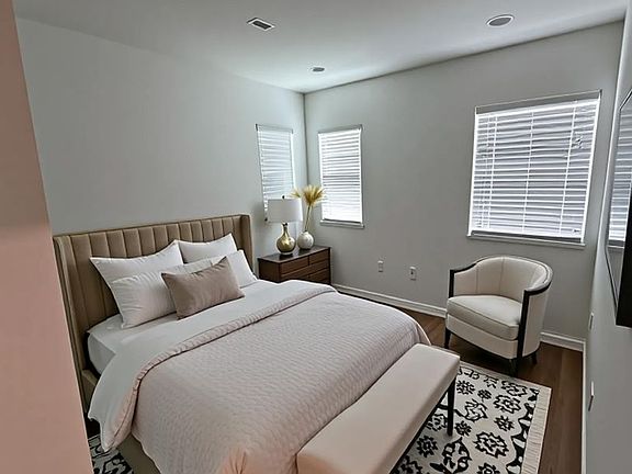 3rd image of 2008 Vineyard Ave #2008