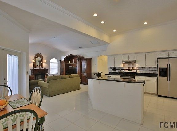 3rd image of 2 Rainbush Pl