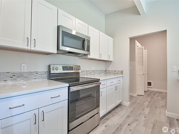 3rd image of 4107 Lloyd Street SE #A/B