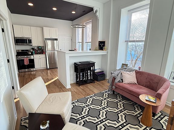 5th image of 651 N Paulina St APT 3N