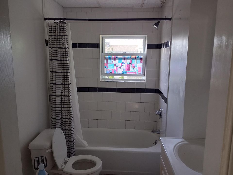 2nd image of 29 Melrose St #2