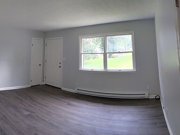 3rd image of 1003 S Mechanic St #A