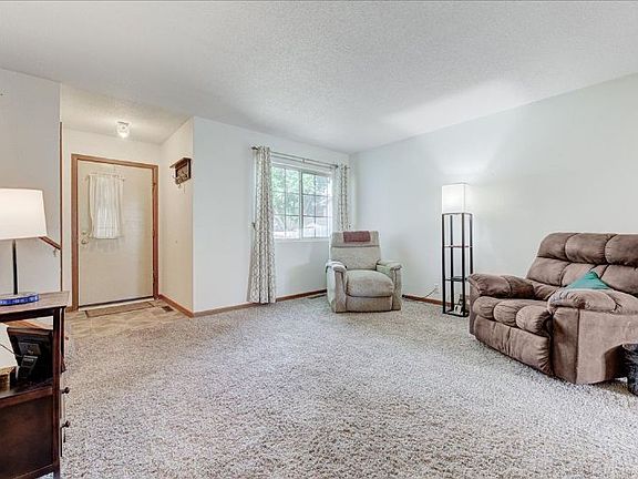 5th image of 15 Glenview Dr